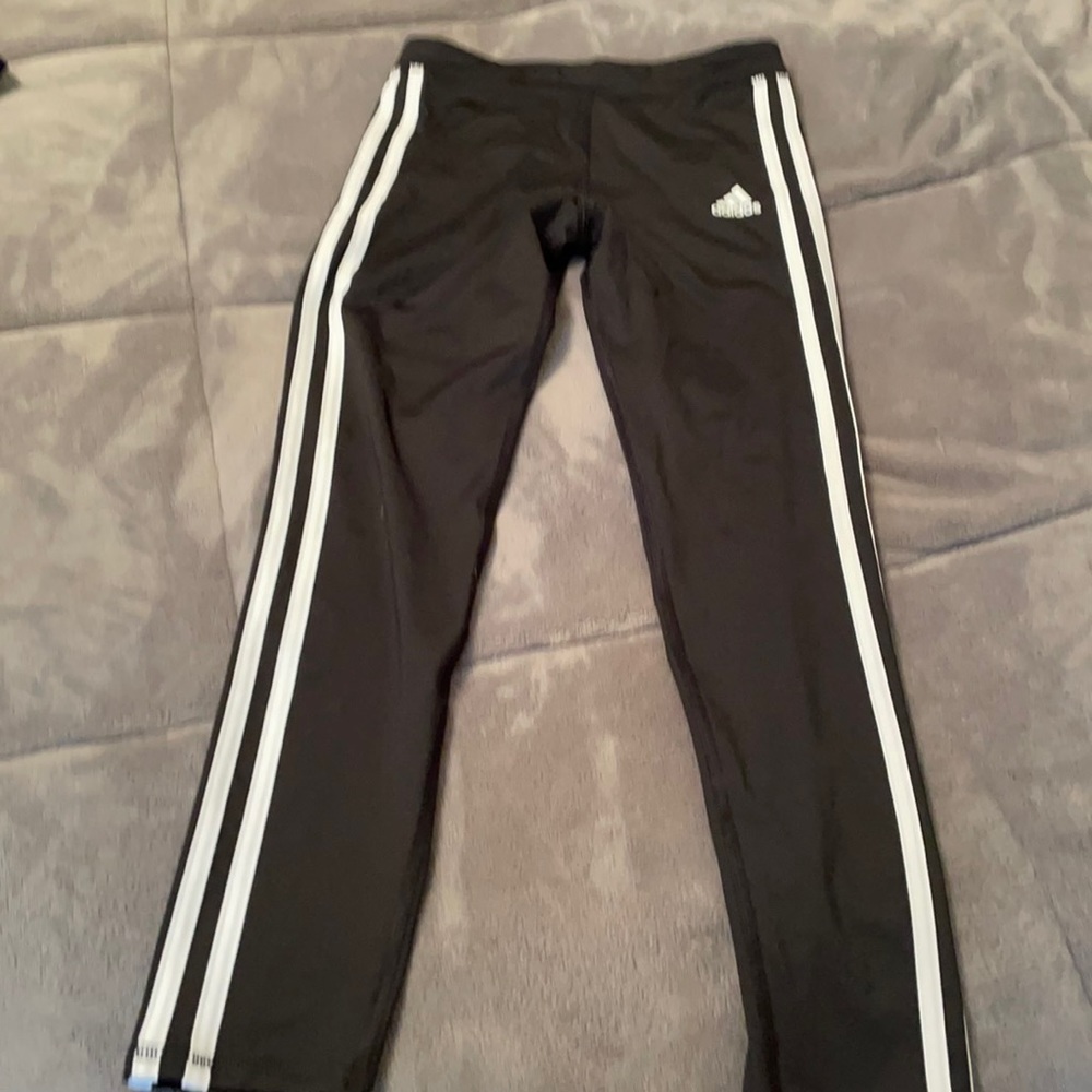Girls adidas joggers size m(10-12).